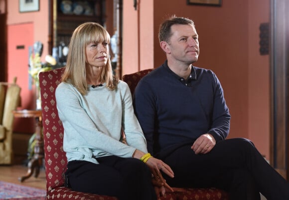 Kate et Gerry McCann (parents de Madeleine McCann ) donnent une interview à la BBC à propos des 10 ans de la disparition de leur fille . Le 30 avril 2017