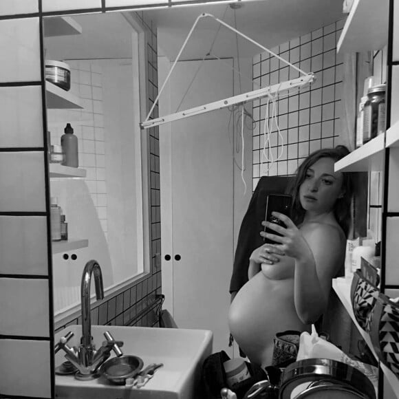 Sarah Stern a accouché de son premier enfant, comme elle l'a annoncé sur Instagram le 9 mai 2020.