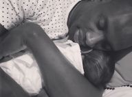 Omar Sy assoupi avec bébé dans les bras : rare photo pour la fête des Pères