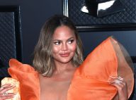 Chrissy Teigen, bye bye les implants : elle dévoile sa nouvelle poitrine