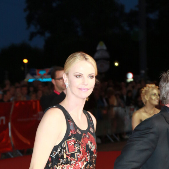 Charlize Theron , Sean Penn lors du Life Ball 2015 à Vienne, le 16 mai 2015.