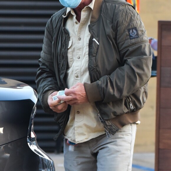 Exclusif - Sean Penn et sa fille Dylan Frances dînent au restaurant Nobu à Malibu le 17 juin 2020.