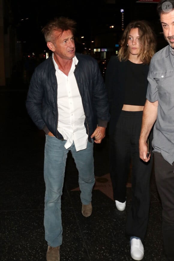 Sean Penn et sa nouvelle compagne Leila George d'Onofrio (27 abns) vont dîner au restaurant "APL BBQ" à Los Angeles, le 12 septembre 2019.12/09/2019 - Los Angeles