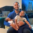 Tony Yoka et ses deux fils, Ali et Magomed. Juin 2020.