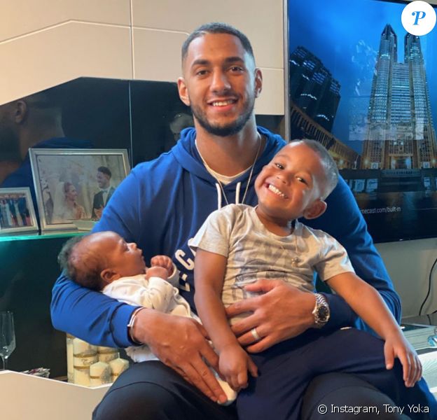 Tony Yoka et ses deux fils, Ali et Magomed. Juin 2020.