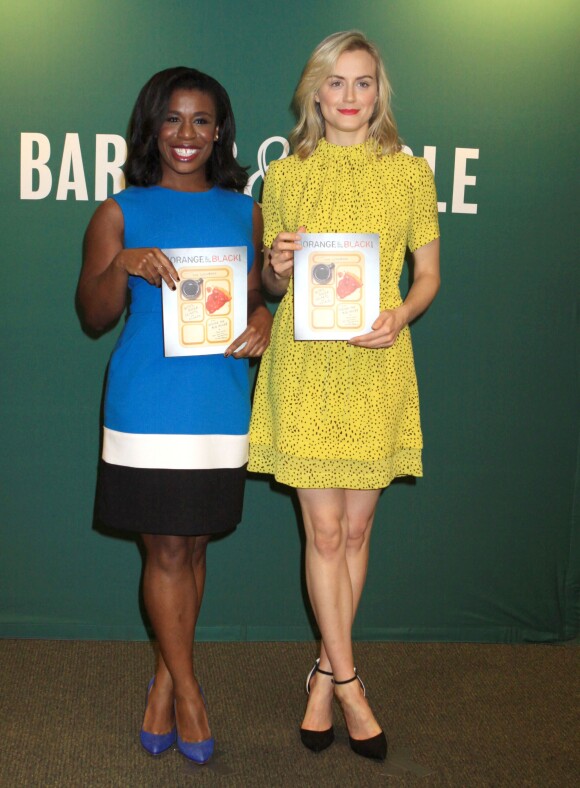 Taylor Schilling et Uzo Aduba - Présentation du livre de cuisine de la série "Orange is the new black" à New York 17 octobre 2014.