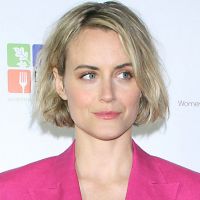 Taylor Schilling (Orange Is the New Black) présente sa nouvelle compagne !