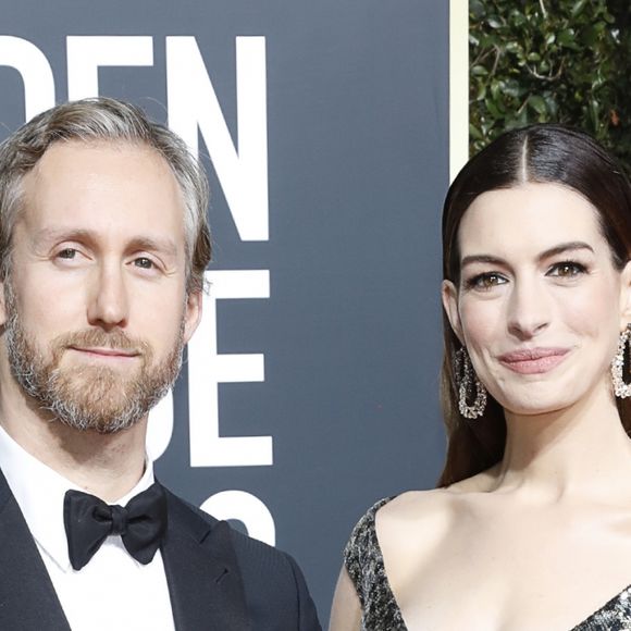 Adam Shulman et sa femme Anne Hathaway - Photocall de la 76e cérémonie annuelle des Golden Globe Awards au Beverly Hilton Hotel à Los Angeles, le 6 janvier 2019.