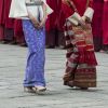 Kate Catherine Middleton, duchesse de Cambridge, et la reine Jetsun Pema à la cérémonie de bienvenue au monastère Tashichhodzong à Thimphu. Le couple princier sera reçu en audience privée par le roi Jigme Khesar Namgyel Wangchuck et la reine Jetsun Pema. Le 14 avril 2016 14