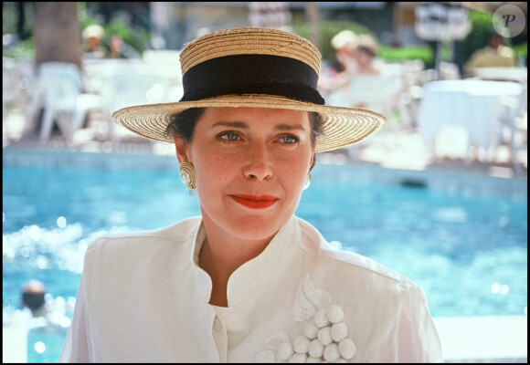 Archives - Sylvia Kristel à Cannes. Le 9 mai 1990.
