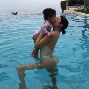 Kylie Jenner et sa fille Stormi. Juin 2019.