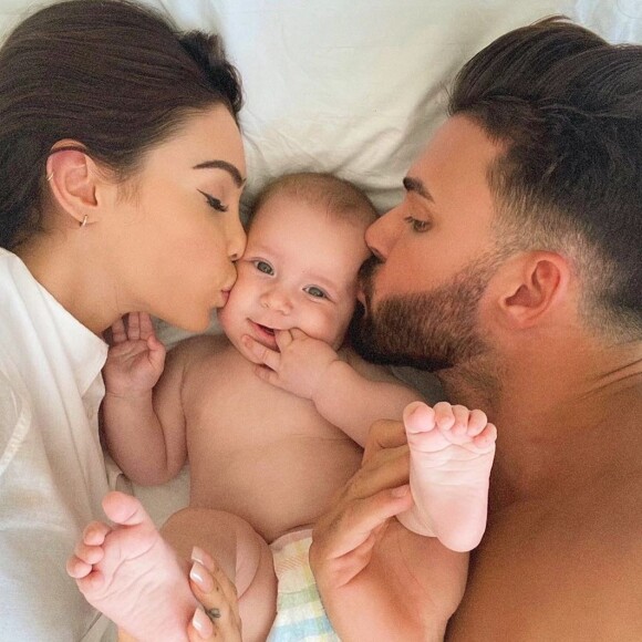 Nabilla Benattia, Thomas Vergara et leur fils Milann, le 7 avril 2020