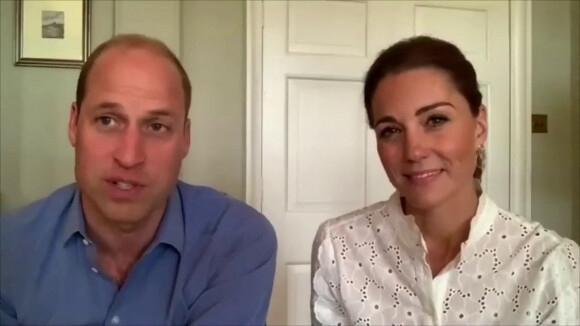Le prince William, duc de Cambridge, et Catherine Kate Middleton, duchesse de Cambridge lors d'un appel vidéo chez eux, à Anmer Hall, pendant l'épidémie de coronavirus (COVID-19). Le 6 juin 2020.