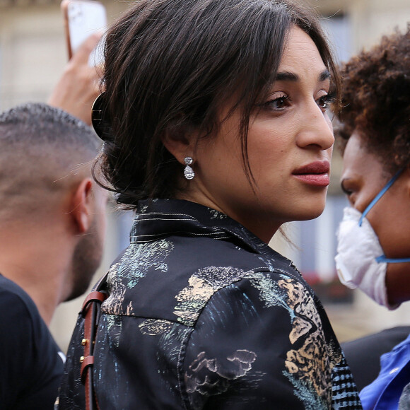 Camelia Jordana - Rassemblement contre le racisme et les violences policières, à l'appel du comité " Vérité pour Adama ", Place de la République, à Paris, France. Le 13 juin 2020.