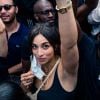 Camélia Jordana - People à la manifestation de soutien à Adama Traoré devant le tribunal de Paris le 2 juin 2020. Environ 20.000 personnes ont participé mardi soir devant le tribunal de Paris à un rassemblement interdit, émaillé d'incidents, à l'appel du comité de soutien à la famille d'Adama Traoré, jeune homme noir de 24 ans mort en 2016 après son interpellation. © Cyril Moreau / Bestimage