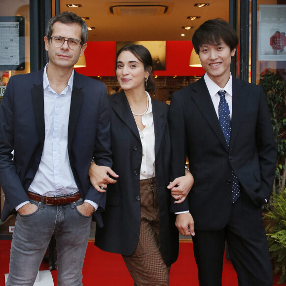 Exclusif - L'artiste Camélia Jordana, l'acteur Guang Huo et le réalisateur Frédéric Farrucci posent pour le film "La nuit venue" à l'occasion du sixième Festival international de Saint-Jean de Luz, le 8 Octobre 2019. © Patrick Bernard / Bestimage