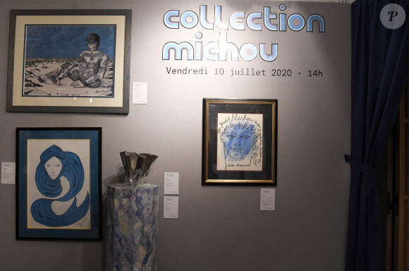 Exclusif - La collection bleue de Michou sera vendue aux enchères à l'hôtel Artcurial de Paris, France, le 5 juillet 2020. Le 10 juillet 2020, Artcurial mettra aux enchères la collection du célèbre directeur du cabaret. © Coadic Guirec/Bestimage