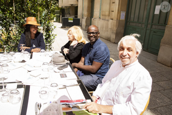 Exclusif - Kareen Guiock, Nicoletta, lilian Thuram, Gerard Idoux - Au restaurant Le Récamier dirigé par le chef Gérard Idoux est inaugurée la première des "déjeuners d'étés. Gilles Muzas, véritable homme orchestre en est l'initiateur. Le 6 Juillet 2020. © Jack Tribeca / Bestimage