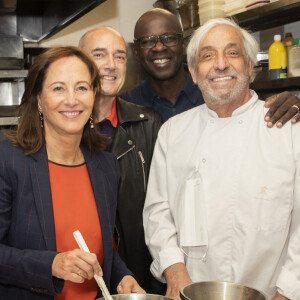 Exclusif - Clémence Guerrand, Kareen Guiock, Ségolène Rpyal, Gilles Muzas, Gérard Idoux et Lilian Thuram - Au restaurant Le Récamier dirigé par le chef Gérard Idoux est inaugurée la première des "déjeuners d'étés. Gilles Muzas, véritable homme orchestre en est l'initiateur. Le 6 Juillet 2020. © Jack Tribeca / Bestimage