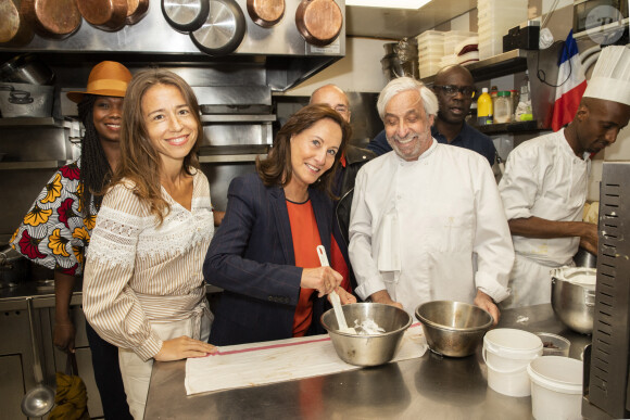 Exclusif - Clémence Guerrand, Kareen Guiock, Ségolène Royal, Gilles Muzas, Gérard Idoux et Lilian Thuram - Au restaurant Le Récamier dirigé par le chef Gérard Idoux est inaugurée la première des "déjeuners d'étés. Gilles Muzas, véritable homme orchestre en est l'initiateur. Le 6 Juillet 2020. © Jack Tribeca / Bestimage
