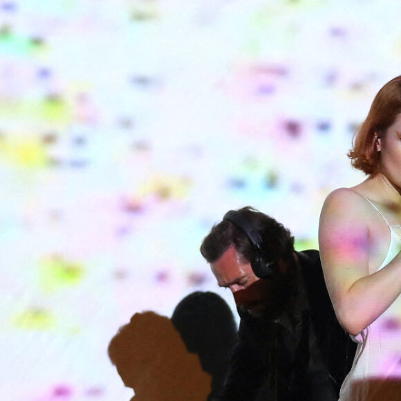 Exclusif - Elodie Frégé et Prieur de la Marne à la soirée d'ouverture du Porquerolles Film Festival sur l'île de Porquerolles. Le 8 juillet 2020. Pour l'ouverture de cette première édition, un CinéLive performance autour du film " L'enfer " de Clouzot, où Elodie Frégé a prêté sa voix au personnage de Odette, sur une bande son mixée en direct par Prieur de la Marne.