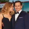 Johnny Depp et sa femme Amber Heard - Tapis rouge du film Black Mass (Strictly Criminal) lors du 72ème festival du film de Venise (la Mostra), le 4 septembre 2015.