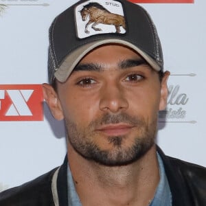 Julien Guirado - Photocall à l'occasion du lancement de la 4ème saison de l'émission de télé-réalité "La Villa des Coeurs Brisés" à la Tour TF1 à Boulogne-Billancourt, le 3 décembre 2018. © CVS/Bestimage