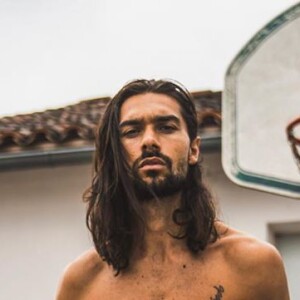 Julien Guirado torse nu sur Instagram, le 3 mai 2020