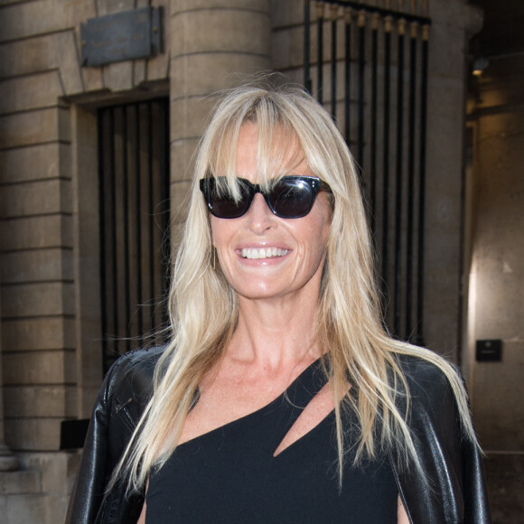 Estelle Lefébure - Les people au défilé L'Oréal Paris 2019 à la Monnaie de Paris le 28 septembre 2019.