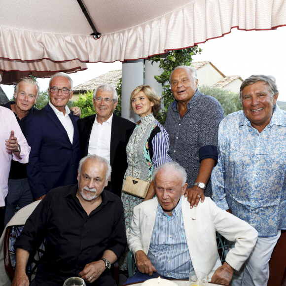 Exclusif - Roland Magdane, Franck Dubosc, Richard Galy, maire de Mougins, Michel Boujenah, Laura Merlo (associée à Gérard.Louvin pour le restaurant Da Laura Mougins) , Gérard Louvin (producteur, associé à Laura.Merlo dans le restaurant Da Laura) , Jean-Pierre Foucault, Francis Perrin et Philippe Bouvard lors de l'inauguration du restaurant Da Laura à Mougins le 14 juillet 2020. © Dylan Meifret / Nice Matin / Bestimage