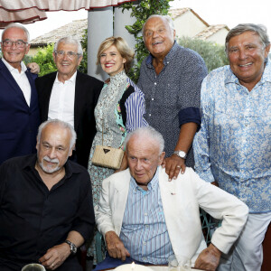 Exclusif - Roland Magdane, Franck Dubosc, Richard Galy, maire de Mougins, Michel Boujenah, Laura Merlo (associée à Gérard.Louvin pour le restaurant Da Laura Mougins) , Gérard Louvin (producteur, associé à Laura.Merlo dans le restaurant Da Laura) , Jean-Pierre Foucault, Francis Perrin et Philippe Bouvard lors de l'inauguration du restaurant Da Laura à Mougins le 14 juillet 2020. © Dylan Meifret / Nice Matin / Bestimage