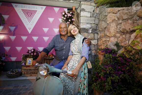 Exclusif - Gérard Louvin (producteur, associé à Laura.Merlo dans le restaurant Da Laura) et Laura Merlo (associée à Gérard.Louvin pour le restaurant Da Laura Mougins) lors de l'inauguration du restaurant Da Laura à Mougins le 14 juillet 2020. © Dylan Meifret / Nice Matin / Bestimage