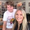 Gwyneth Paltrow, son fils Moses - Gwyneth Paltrow présente sa nouvelle bougie "This Smells Like My Orgasm" en direct dans l'émission "The Tonight Show - Home Edition" présentée par Jimmy Fallon. Le 17 juin 2020