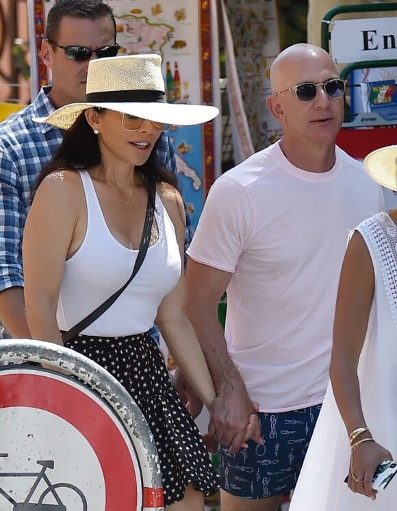 Jeff Bezos et sa compagne Lauren Sanchez en vacances à Portofino en Italie, le 10 août 2019.
