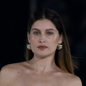 Laetitia Casta - Défilé Jacquemus Homme automne-hiver 20/2021 intitulé 1997 à Paris, le 18 janvier 2020.