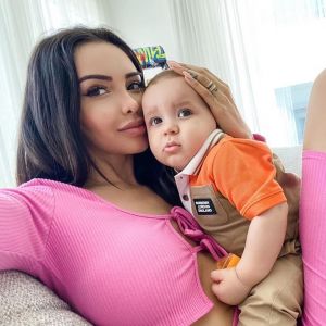 Nabilla et son fils Milann sur Instagram, le 11 juillet 2020.