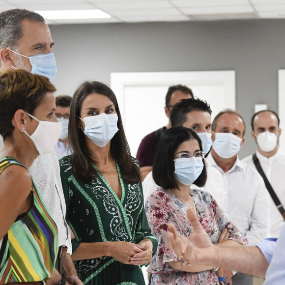 Le roi Felipe VI et la reine Letizia d'Espagne ont visité le 27 juillet 2020 la société technologique das-Nano à Tajonar, en Navarre, dans le cadre de leur tournée nationale des régions pour le déconfinement.