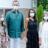 Le roi Felipe d'Espagne, la reine Letizia et leurs filles la princesse Leonor des Asturies et l'infante Sofia en visite à Mérida le 22 juillet 2020.