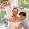 Coco Rocha et ses deux enfants sur Instagram, le 24 juin 2020.