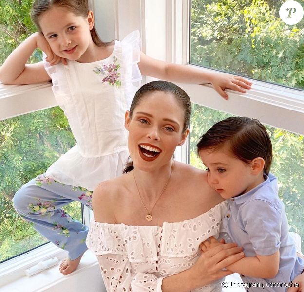 Coco Rocha et ses deux enfants sur Instagram, le 24 juin 2020.