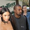 Kim Kardashian et Kanye West arrivent chez Givenchy, à Paris, le 29 septembre 2016.