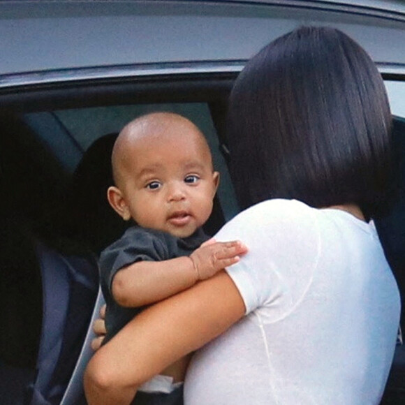 Exclusif -Kim Kardashian et son fils Psalm photographiés dans les rues de Los Angeles, le 26 septembre 2019. 