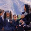 Exclusif -Kim Kardashian fait une photo de famille avec ses enfants, le 11 octobre 2019 en Arménie. 