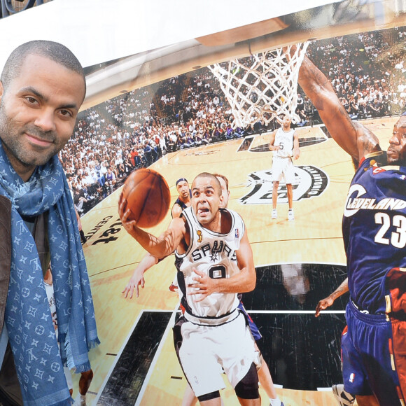 Tony Parker - A l'occasion du match de NBA entre les Bucks et les Hornets, ce soir à Paris-Bercy, une exposition photo est dédié à la star française de basket Tony Parker. © Veeren / Bestimage 