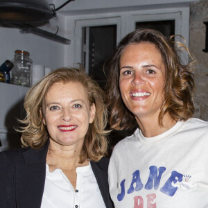 Valérie Trierweiler (ambassadrice) et Laure Manaudou lors de la conférence de presse pour le raid polaire 100% féminin en Islande "Destination Iceland by Défi d'Elles", à la maison de soins Respire à Paris, France, le 15 janvier 2020. © Jack Tribeca/Bestimage 