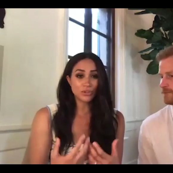 Meghan Markle et le prince Harry lors d'une visioconférence avec des membres du Queen's Commonwealth Trust, depuis leur villa de Santa Barbara. 20 août 2020.