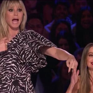 Heidi Klum craque pour le petit garçon d'une candidate à qui elle accorde une place en finale, charmée par sa voix, dans l'émission "America's Got Talent". Los Angeles. June 9, 2020.