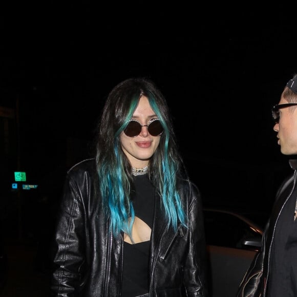 Bella Thorne et son compagnon Benjamin Mascolo sont allés dîner en amoureux au restaurant Craig's le jour de la Saint-Valentin à West Hollywood, Los Angeles, le 14 février 2020.