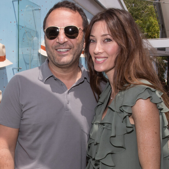 Arthur (Jacques Essebag) et sa compagne Mareva Galanter au village lors de la finale homme des internationaux de France de Roland Garros à Paris, le 11 juin 2017. © Dominique Jacovides - Cyril Moreau/ Bestimage