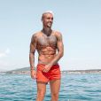 Nicolas Ferrero torse nu en pleine mer, le 24 juillet 2020